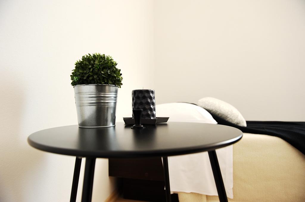 Apartament First *