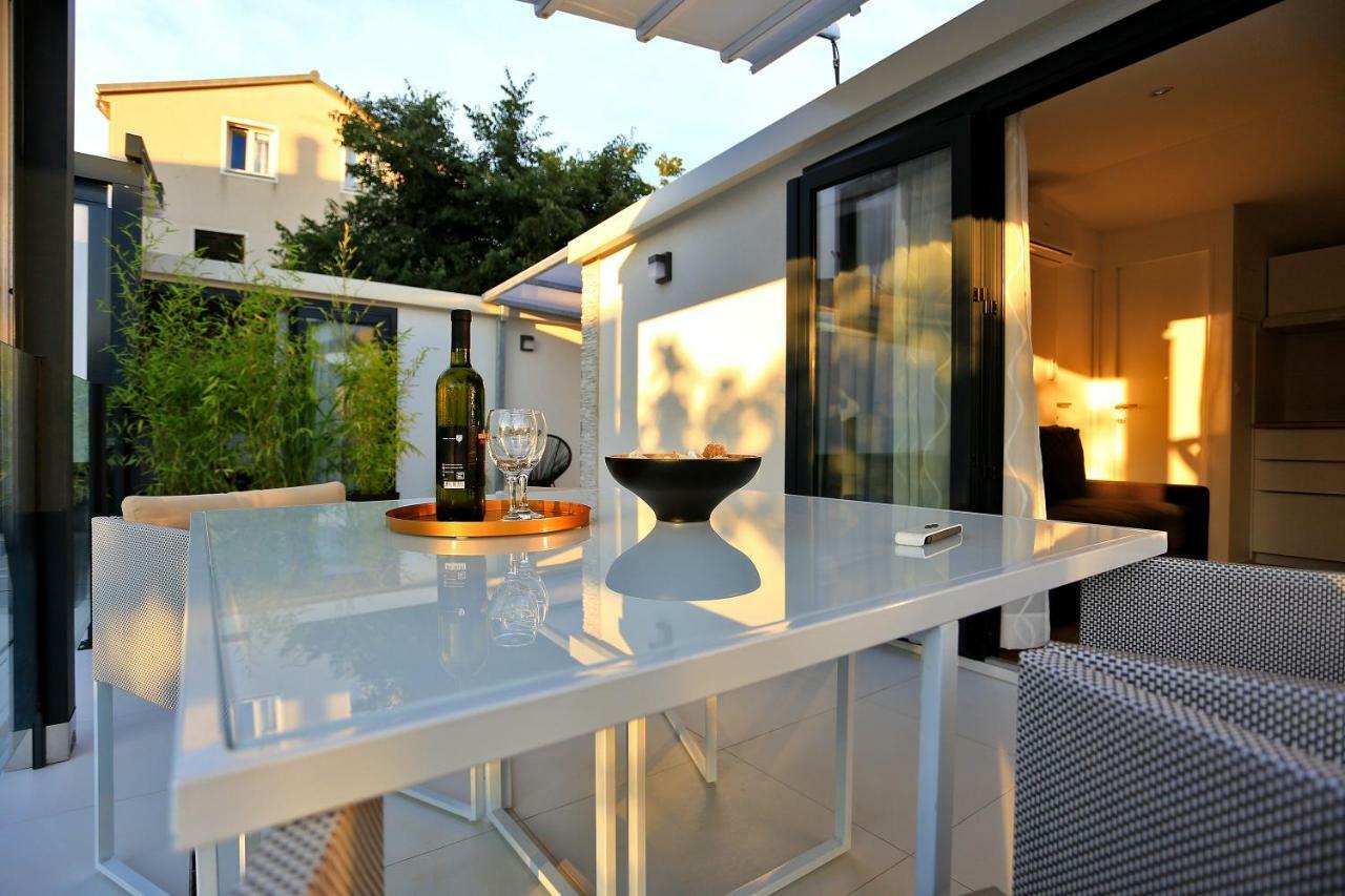 Apartament First *