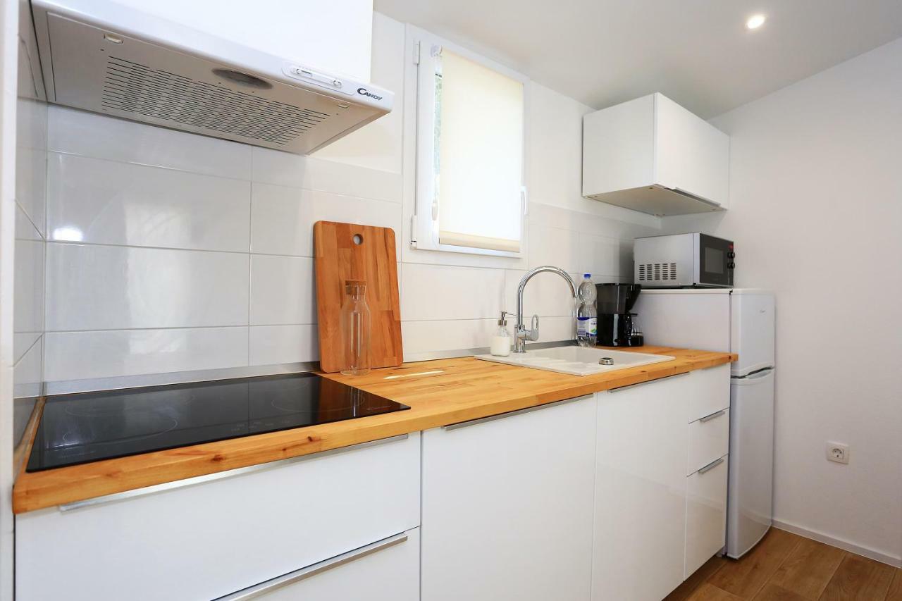 Apartament First *
