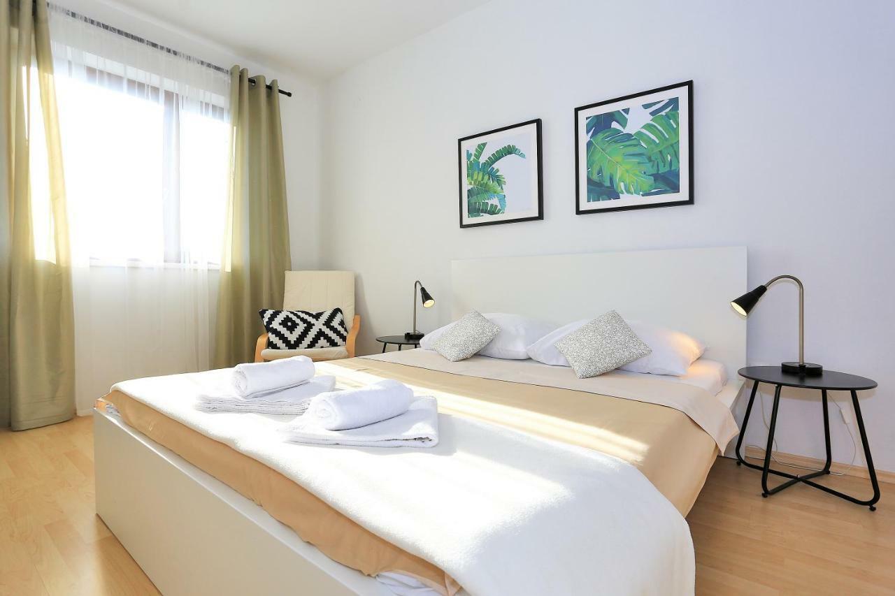 Apartament First